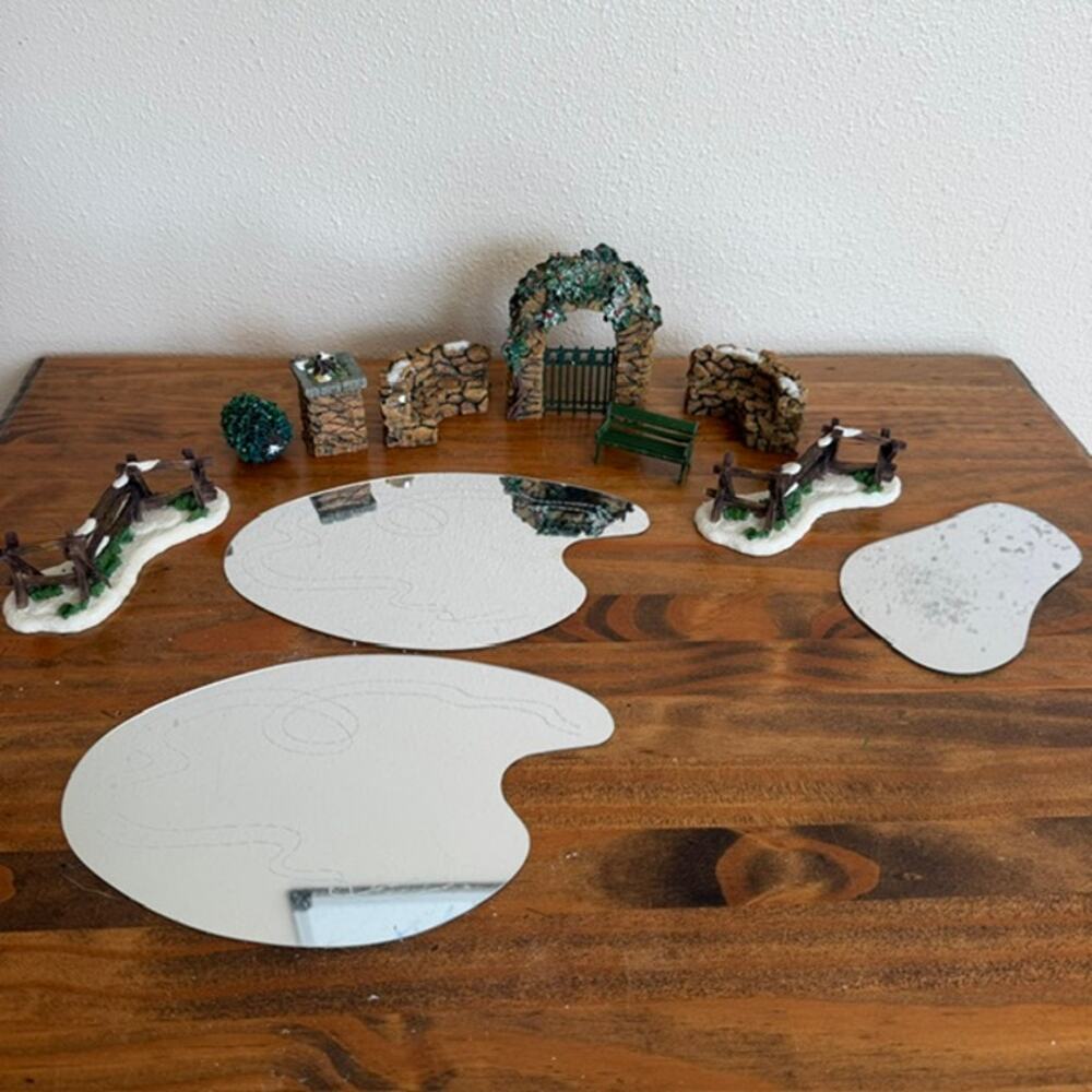 Dept 56 Village Stone Holly Corner Archway - Mixed Lot